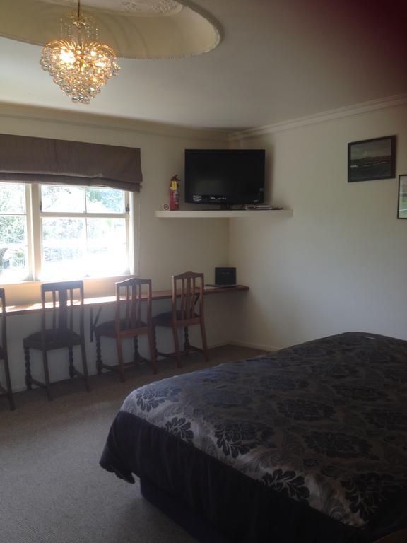 Woodlyn Park Motel Waitomo Caves Exterior photo